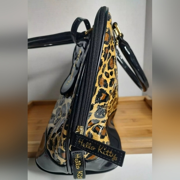 Hello Kitty Loungefly Patent Leather Handbag - Picture 3 of 10